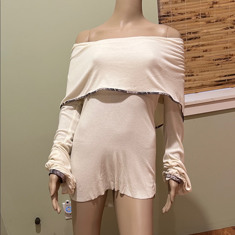 Off-Shoulder Cream Top With Genuine Snakeskin Trim L